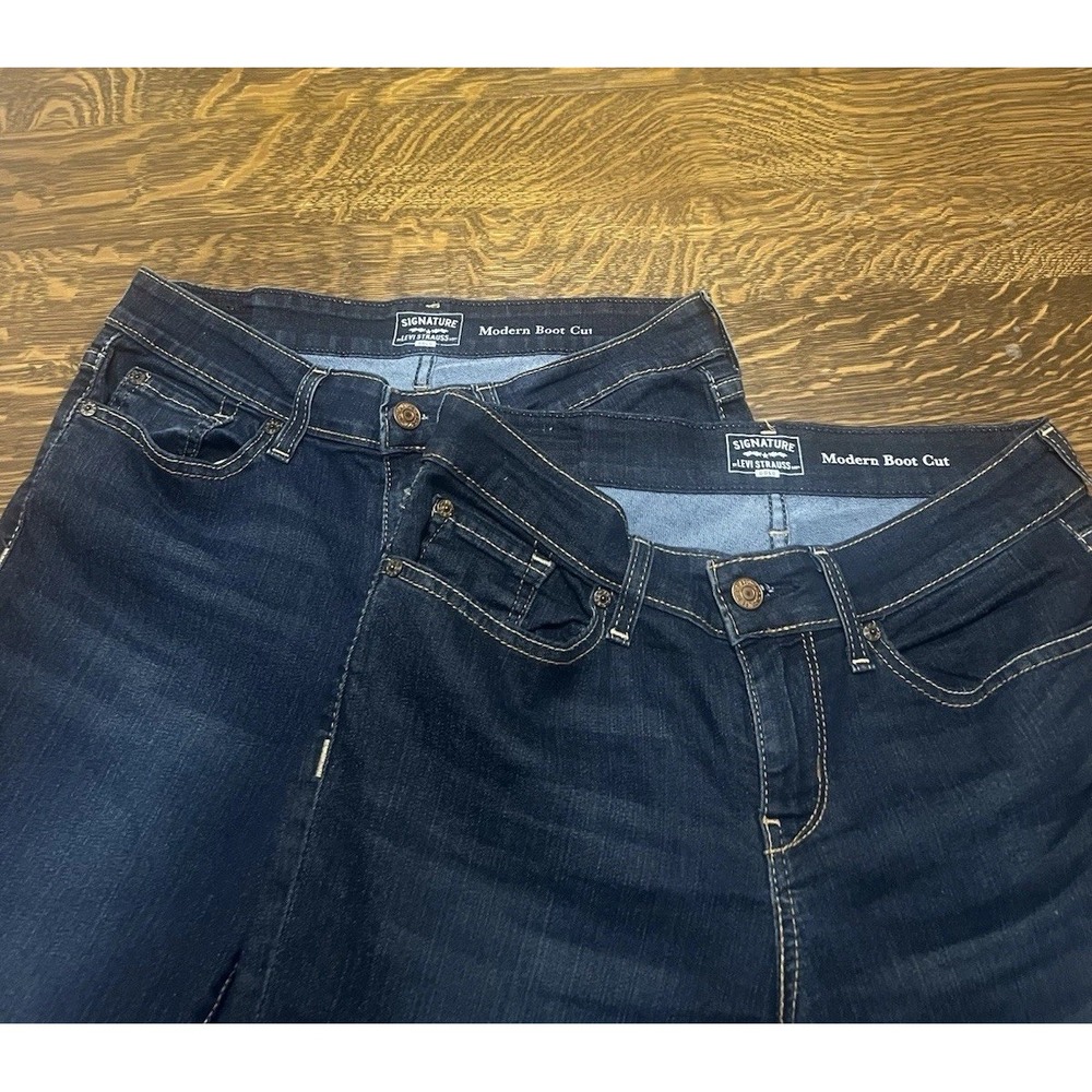 Lot of 2 Levi's Signature Bootcut Jeans Women's 6 Blue Denim Stretch Mid Rise